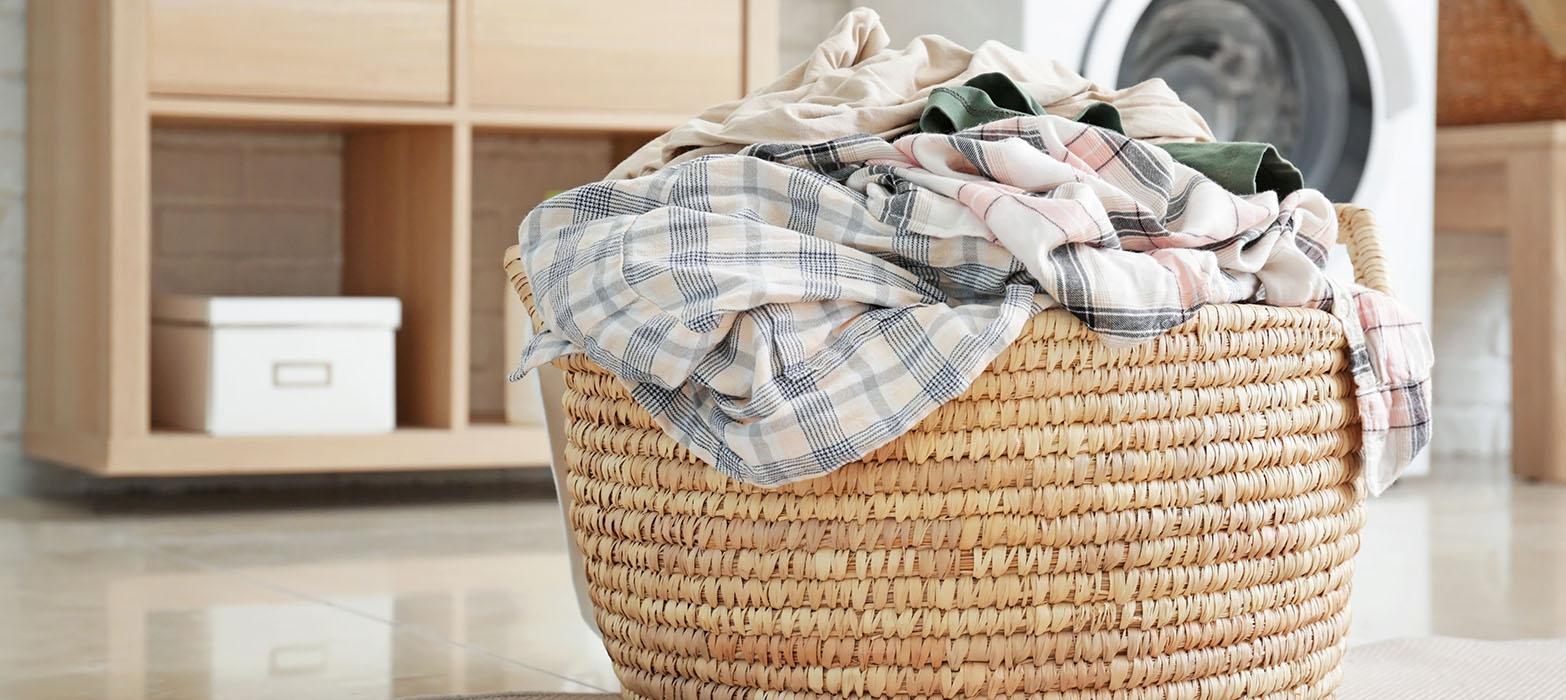Remojar la ropa antes de meterla a la lavadora es uno de los mejores métodos para que quede completamente limpia. Te damos el paso a paso para remojar tu ropa correctamente y sin dañarla